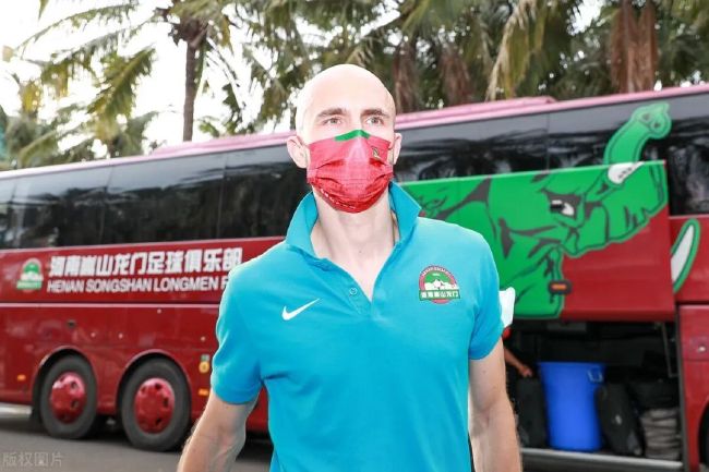 萧初然看着他不断发来的各种反馈，一方面是知道叶辰确实在帮自己找妈妈了，可另一方面，迟迟找不到任何线索，她这心里也是越来越着急。